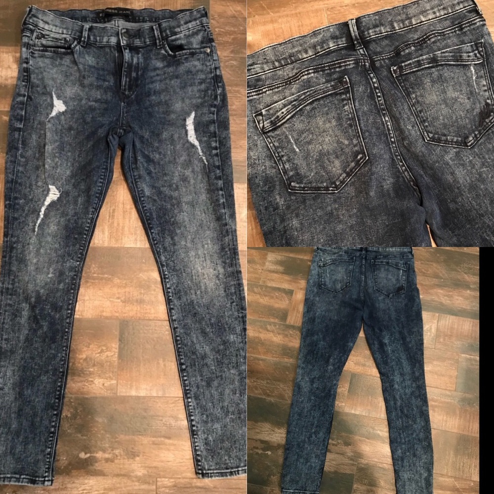 Women's Distressed Blue Jeans